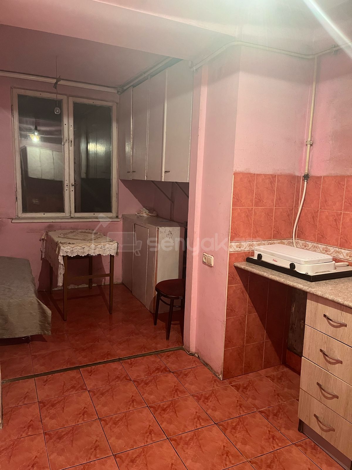 3 Սենյականոց Բնակարան Քարե Շենքում, 56քմ, 4/4 հարկ, Կոսմետիկ Վերանորոգված