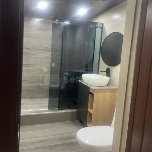 2 Սենյականոց Բնակարան, 50քմ, 13/16 հարկ, Կապիտալ Վերանորոգված, Կահավորված, Արևկող