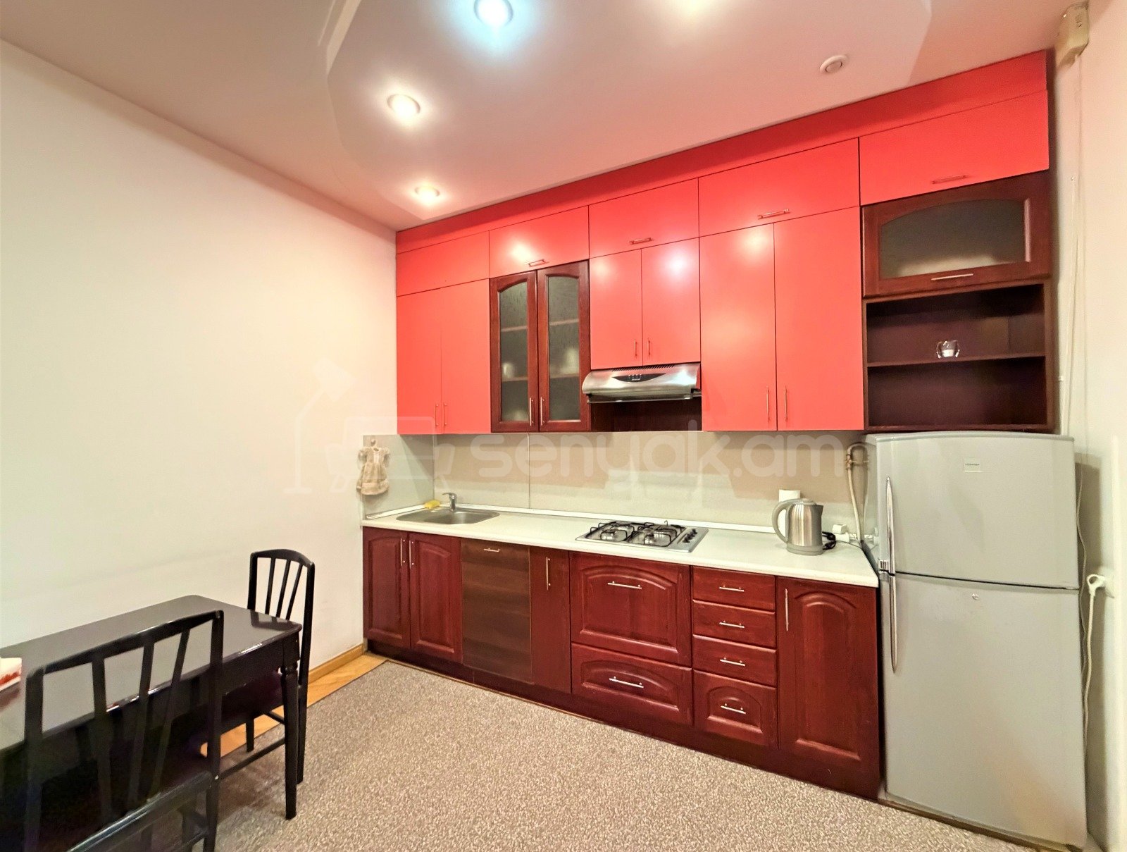 3 Սենյականոց Բնակարան Քարե Շենքում, 52քմ, 2/5 հարկ, Կապիտալ Վերանորոգված, Կահավորված, Արևկող