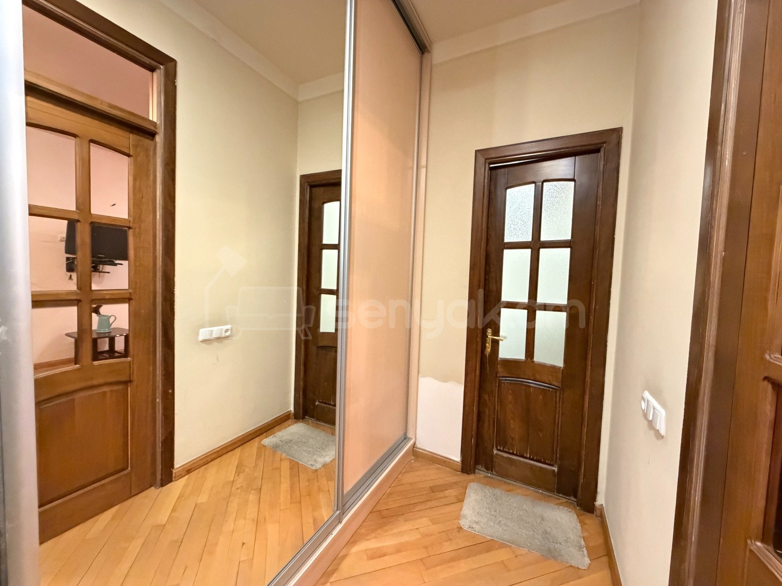 3 Սենյականոց Բնակարան Քարե Շենքում, 52քմ, 2/5 հարկ, Կապիտալ Վերանորոգված, Կահավորված, Արևկող