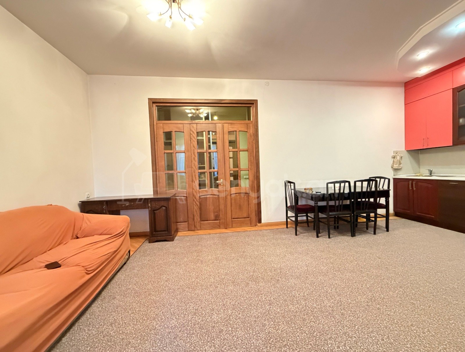 3 Սենյականոց Բնակարան Քարե Շենքում, 52քմ, 2/5 հարկ, Կապիտալ Վերանորոգված, Կահավորված, Արևկող