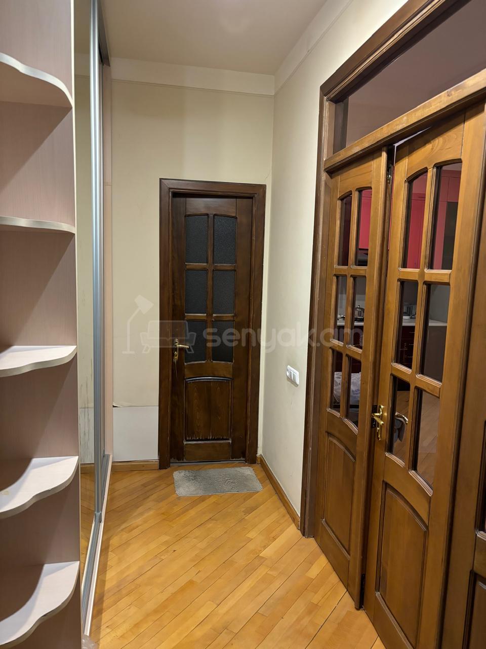 3 Սենյականոց Բնակարան Քարե Շենքում, 52քմ, 2/5 հարկ, Կապիտալ Վերանորոգված, Կահավորված, Արևկող