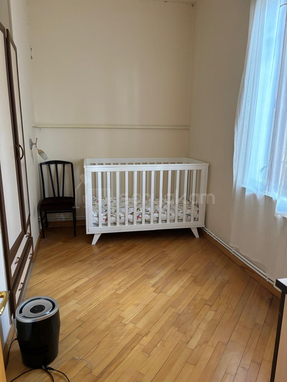 3 Սենյականոց Բնակարան Քարե Շենքում, 52քմ, 2/5 հարկ, Կապիտալ Վերանորոգված, Կահավորված, Արևկող