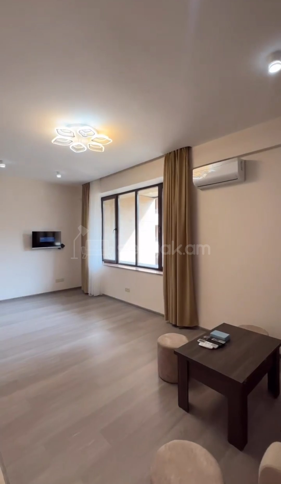 2 Սենյականոց Բնակարան Նորակառույցում, 40քմ, 2/14 հարկ, Կապիտալ Վերանորոգված, Կահավորված