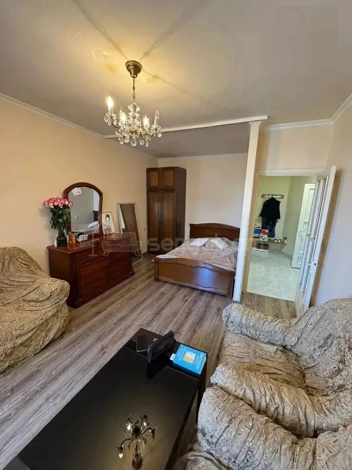 1 Սենյականոց Բնակարան, 40քմ, 8/12 հարկ, Կապիտալ Վերանորոգված