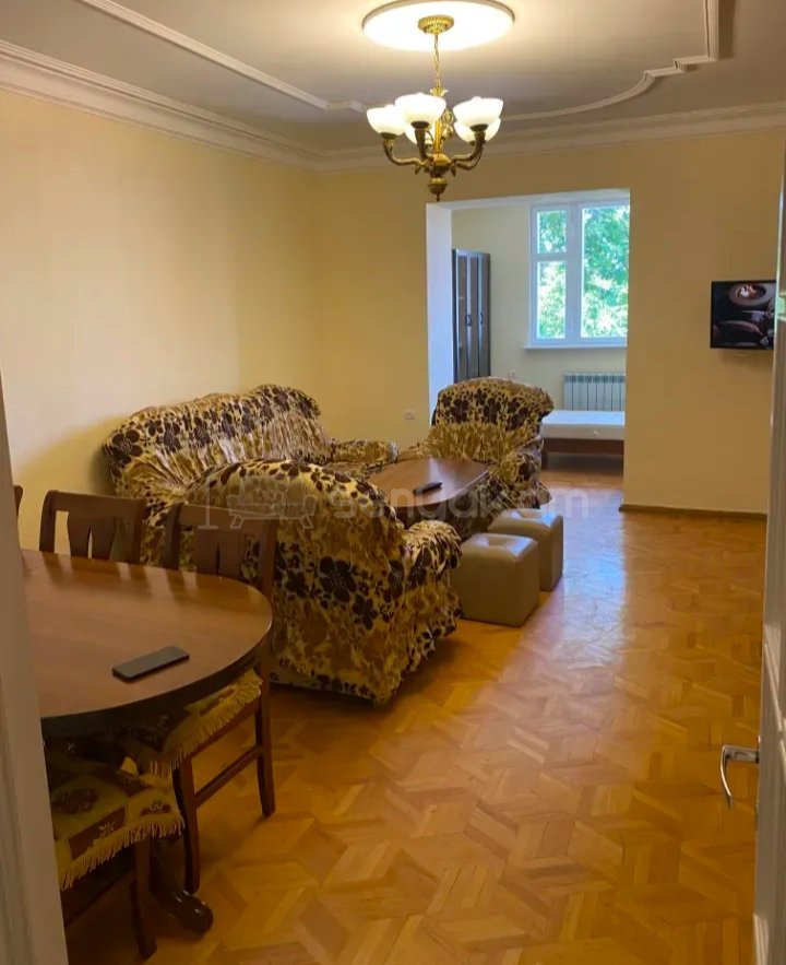 3 Սենյականոց Բնակարան Քարե Շենքում, 78քմ, 4/5 հարկ, Կապիտալ Վերանորոգված, Կահավորված