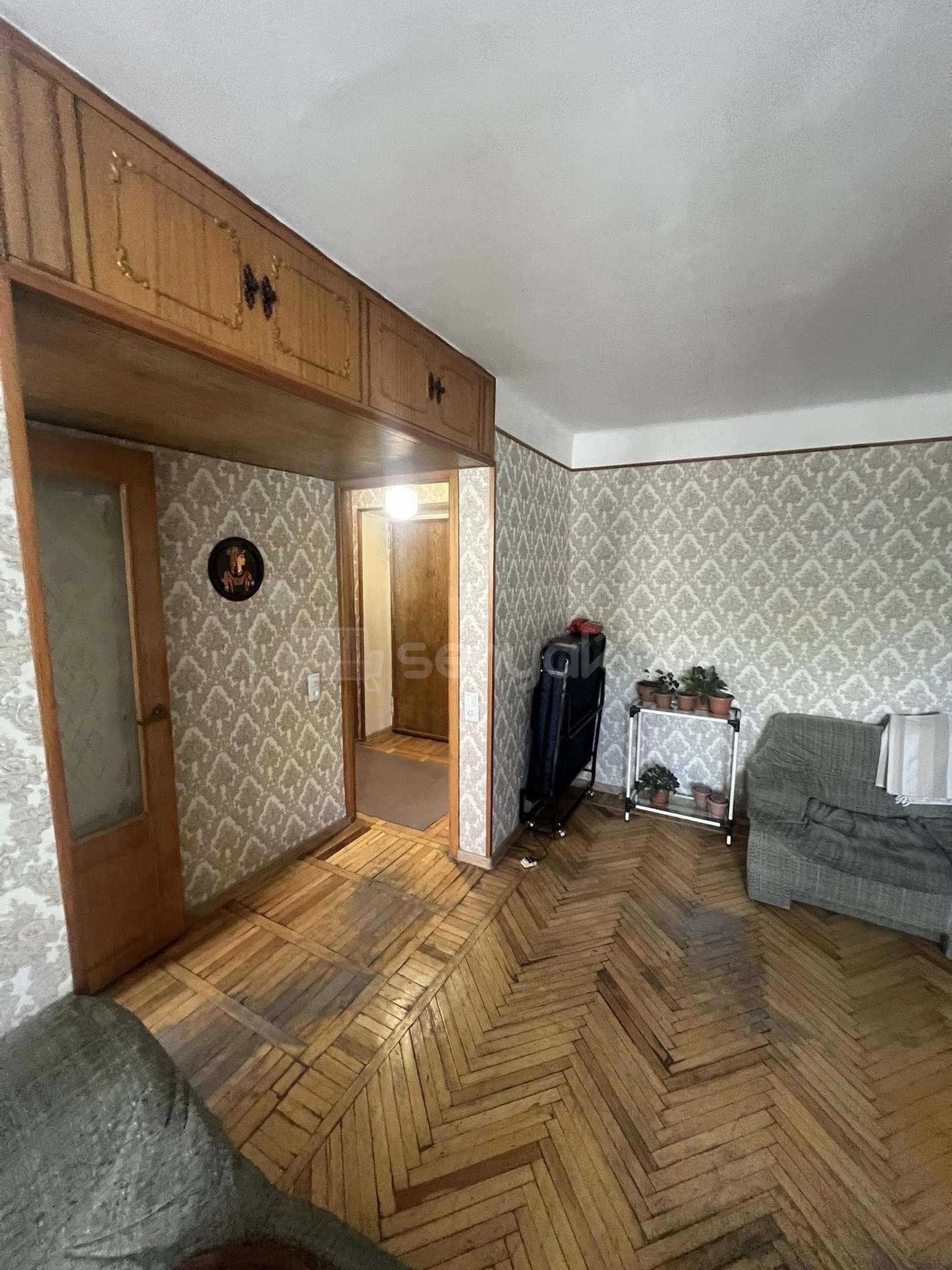 1 Սենյականոց Բնակարան Քարե Շենքում, 30քմ, 3/5 հարկ, Պետական Վիճակում