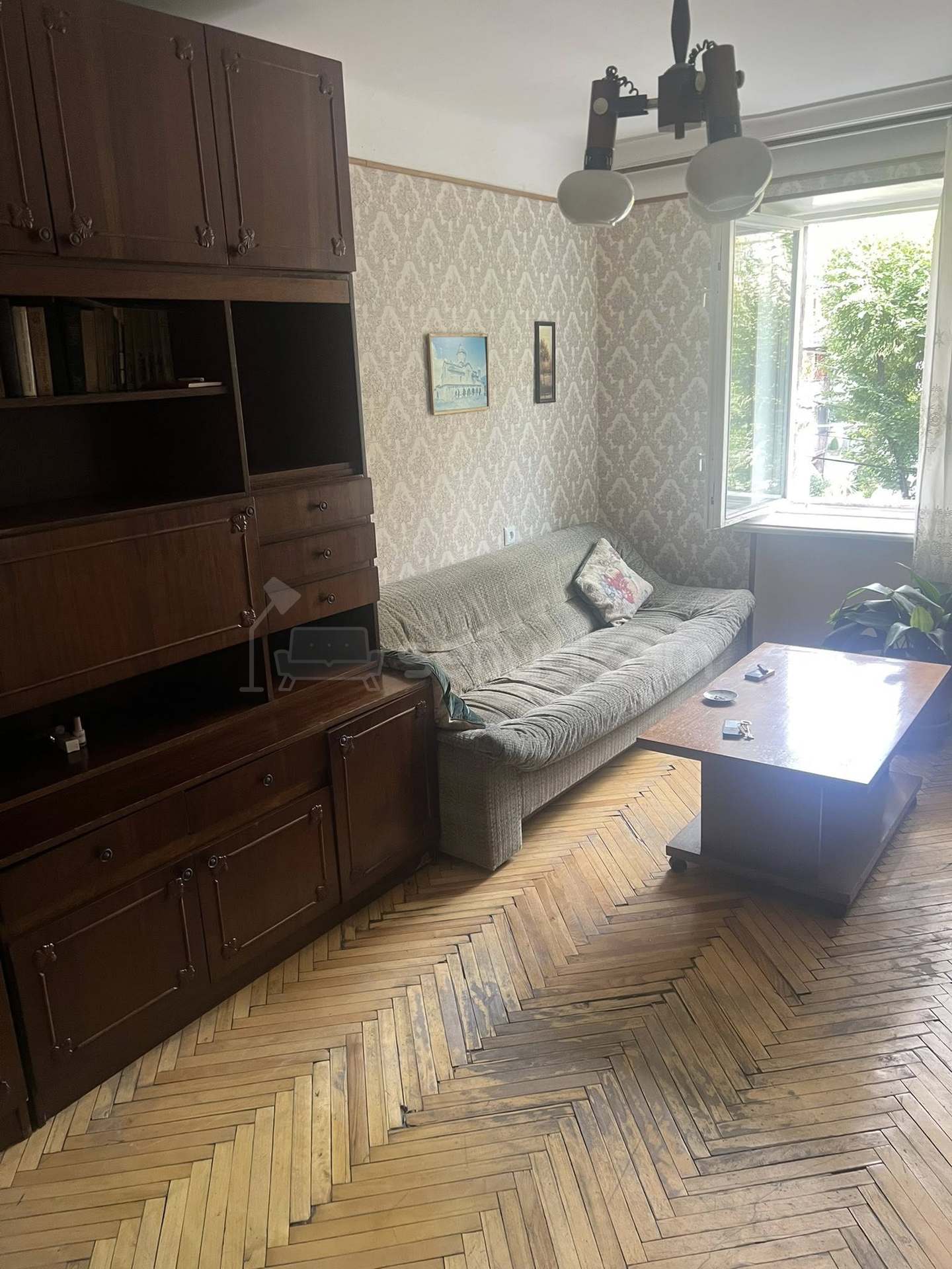 1 Սենյականոց Բնակարան Քարե Շենքում, 30քմ, 3/5 հարկ, Պետական Վիճակում