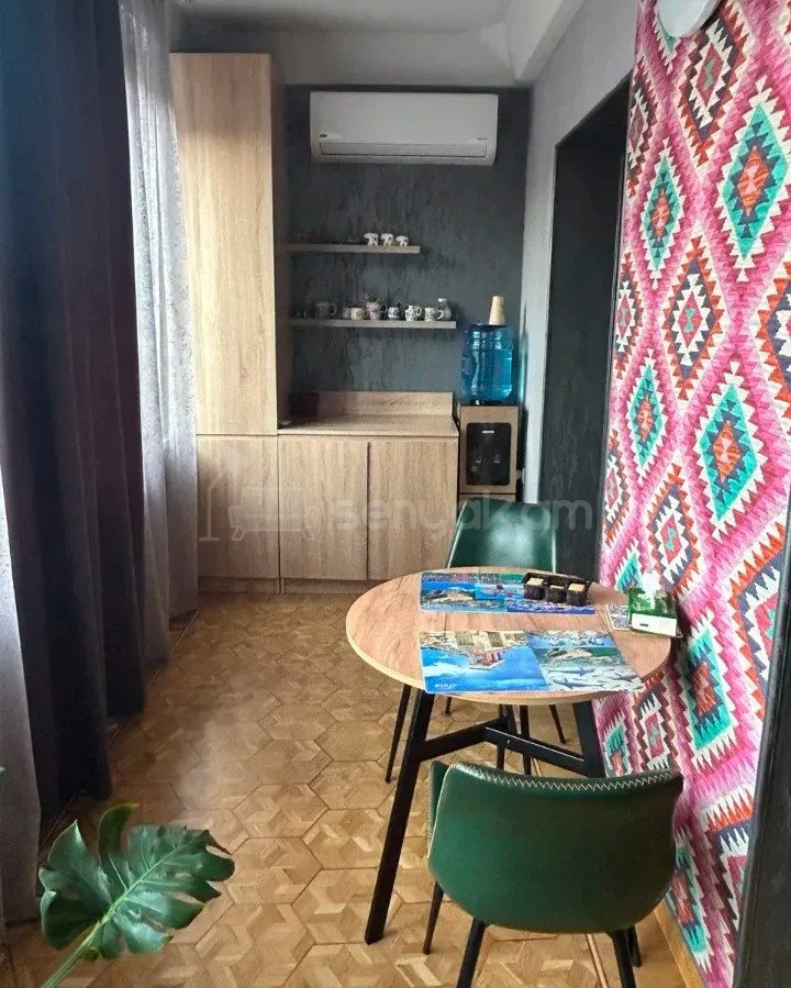 3 Սենյականոց Բնակարան, 80քմ, 6/9 հարկ, Նորմալ Վիճակում