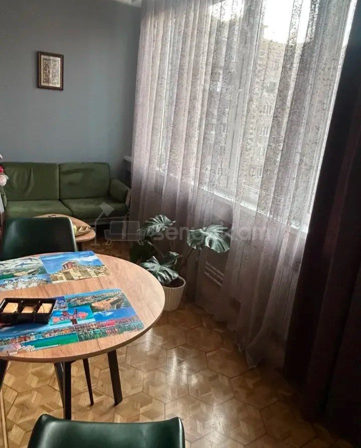 3 Սենյականոց Բնակարան, 80քմ, 6/9 հարկ, Նորմալ Վիճակում