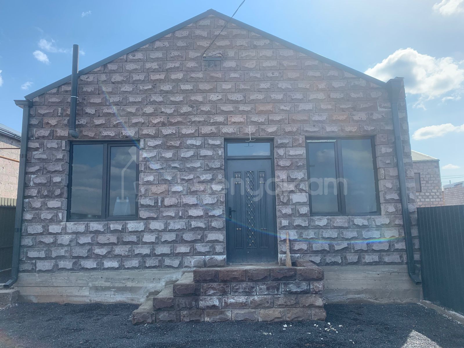 3 Սենյականոց Սեփական Տուն, 60քմ, Կապիտալ Վերանորոգված