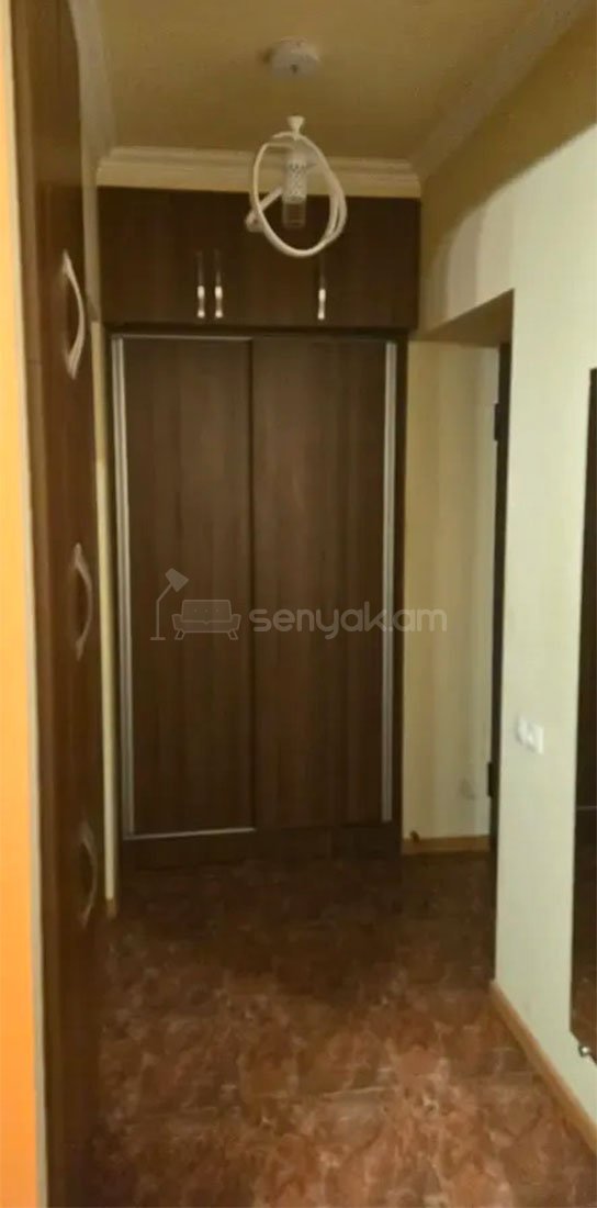 1 Սենյականոց Բնակարան Քարե Շենքում, 45քմ, 2/5 հարկ, Կապիտալ Վերանորոգված