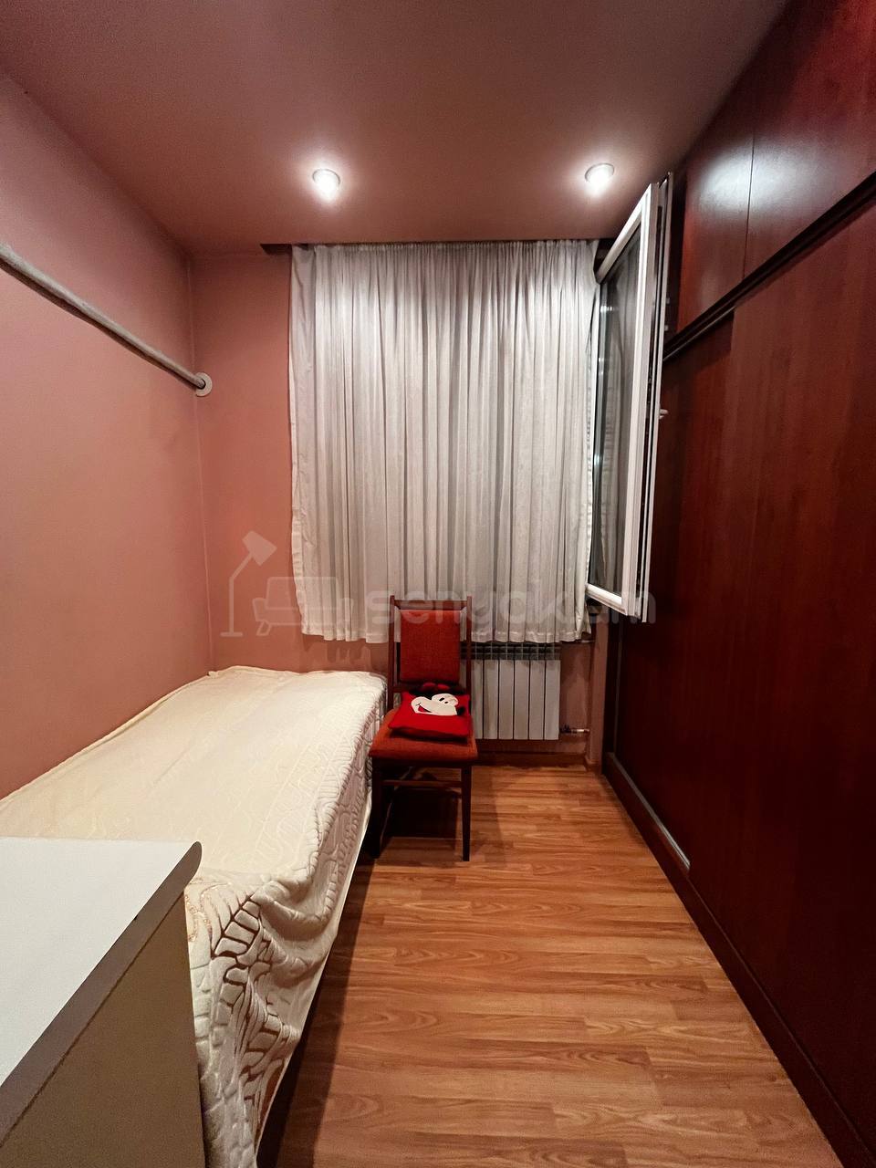 1 Սենյականոց Բնակարան Քարե Շենքում, 45քմ, 2/5 հարկ, Կապիտալ Վերանորոգված