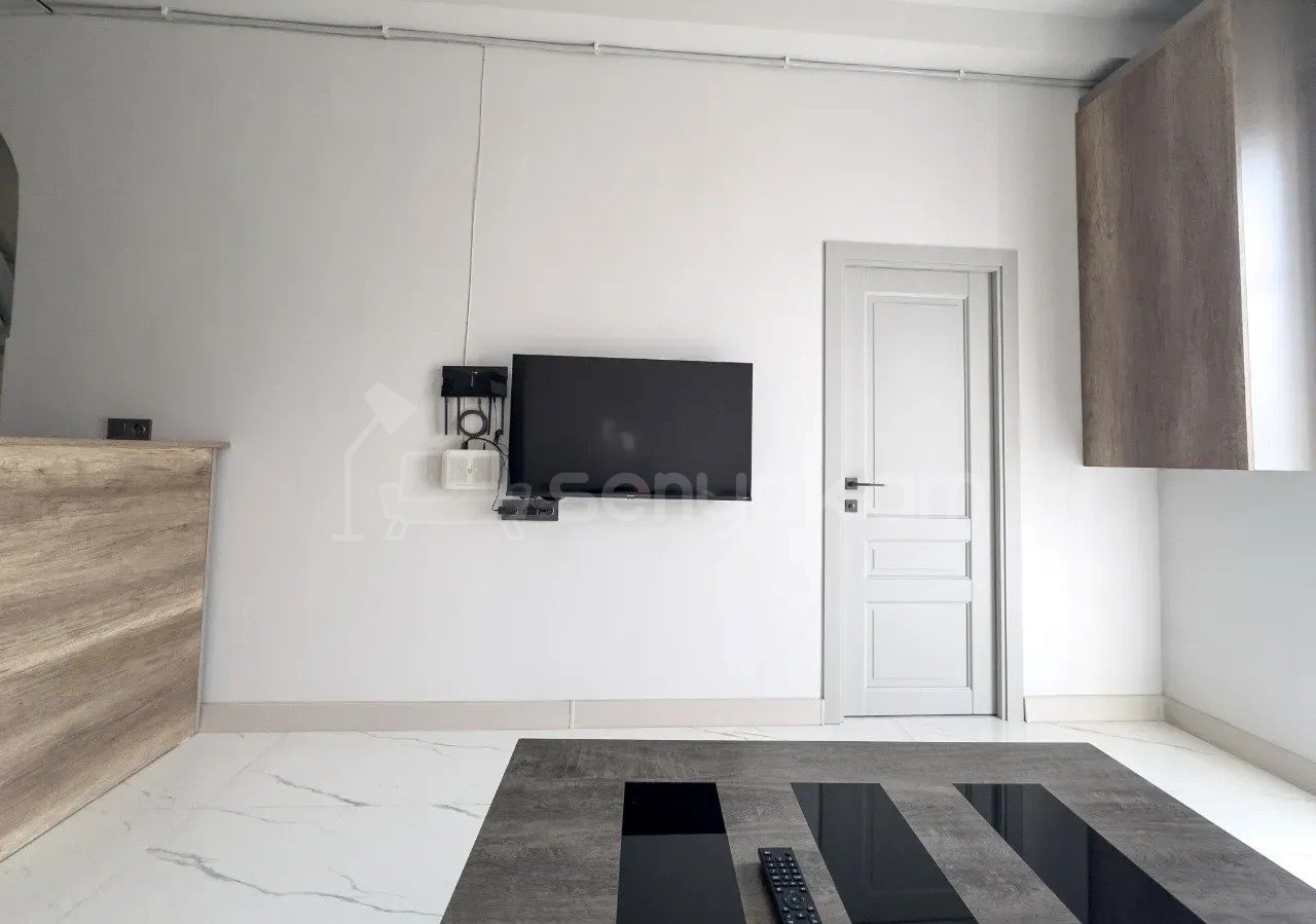 2 Սենյականոց Բնակարան Քարե Շենքում, 48քմ, 3/4 հարկ, Կապիտալ Վերանորոգված