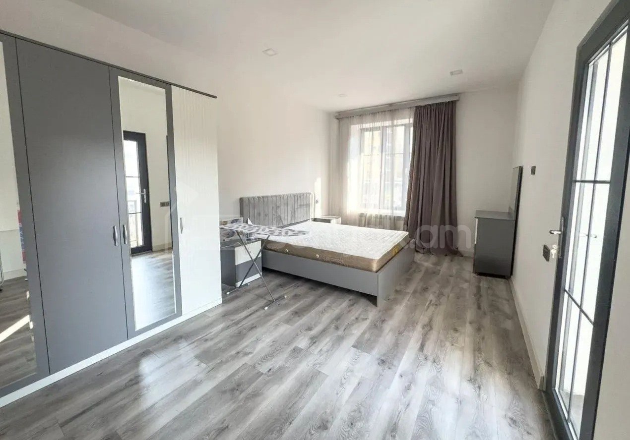 2 Սենյականոց Բնակարան Քարե Շենքում, 48քմ, 3/4 հարկ, Կապիտալ Վերանորոգված