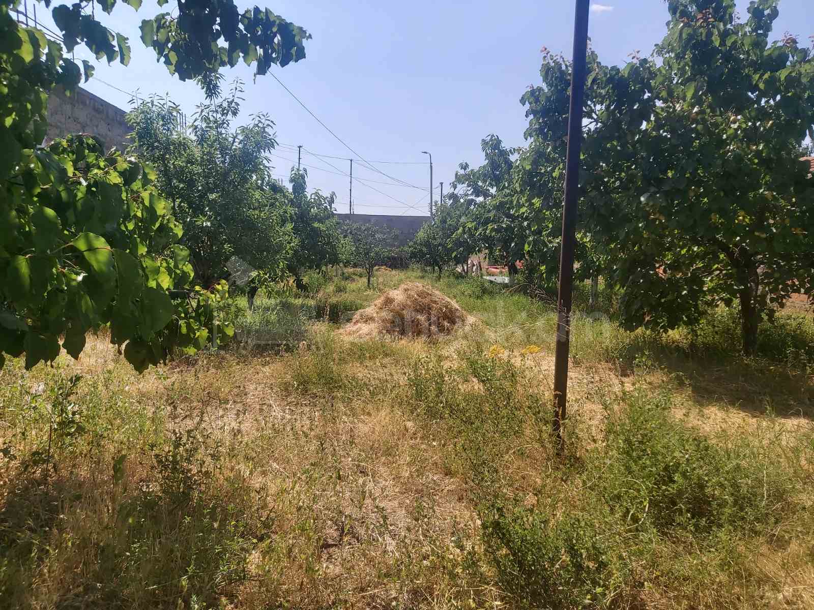 Բնակելի Նշանակության Հողատարածք, 400քմ, Պարսպապատ