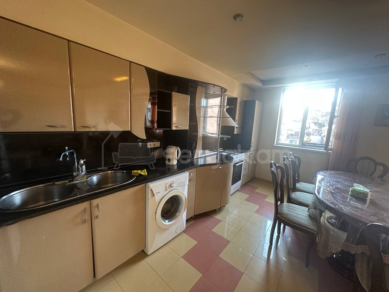 2 Սենյականոց Բնակարան, 65քմ, 7/9 հարկ, Նորմալ Վիճակում, Կահավորված, Արևկող