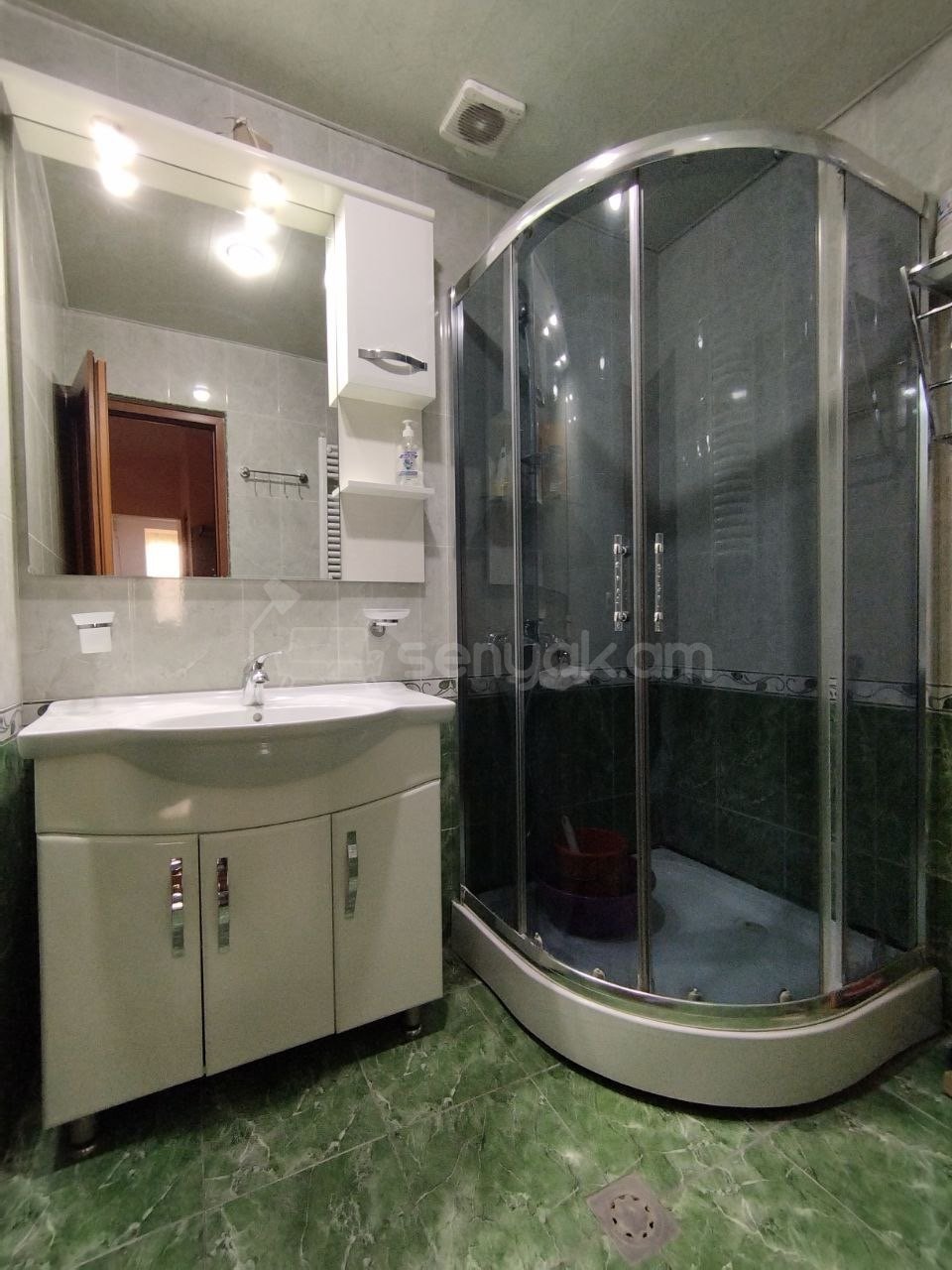 3 Սենյականոց Բնակարան, 80քմ, 3/9 հարկ, Կապիտալ Վերանորոգված, Կահավորված, Արևկող