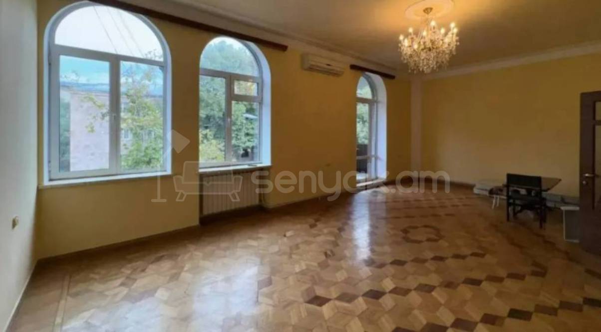 7 Սենյականոց Բնակարան Քարե Շենքում, 180քմ, 3/3 հարկ, Կոսմետիկ Վերանորոգված