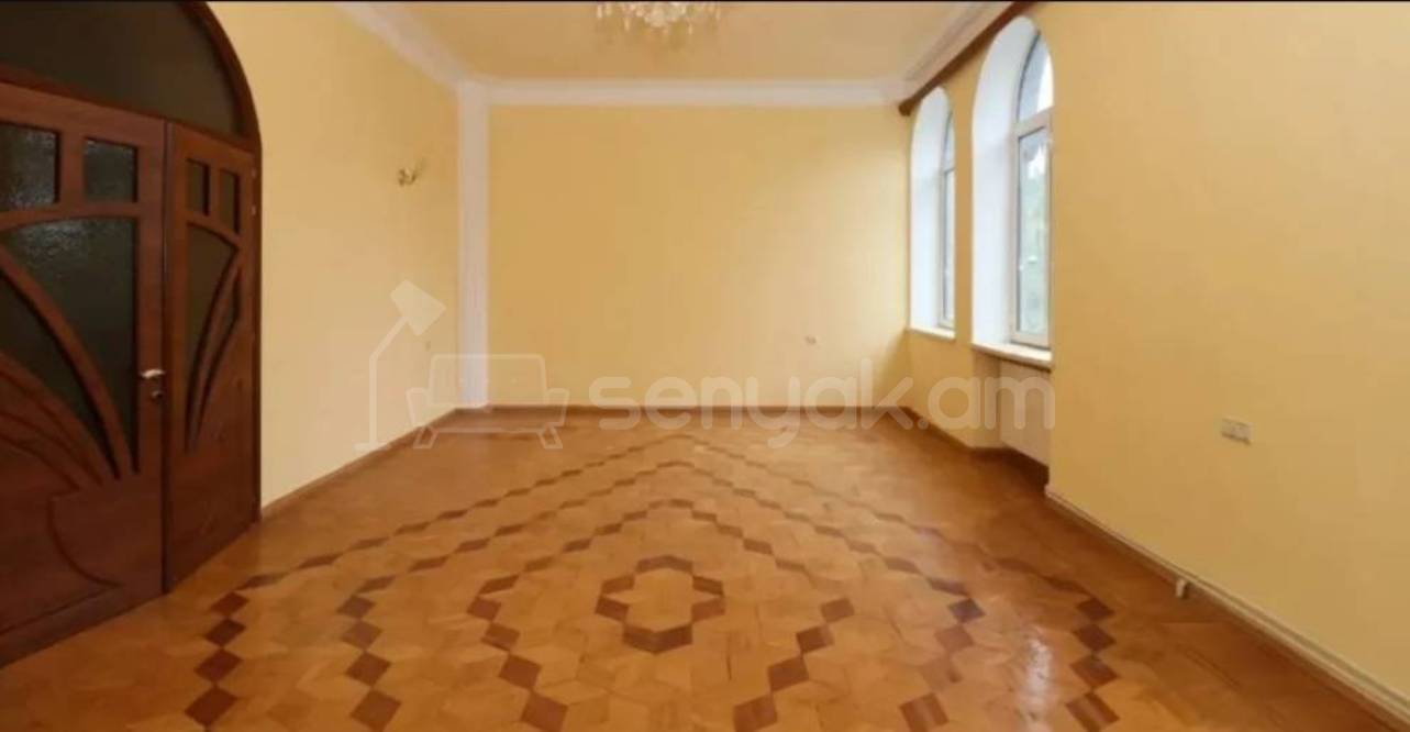 7 Սենյականոց Բնակարան Քարե Շենքում, 180քմ, 3/3 հարկ, Կոսմետիկ Վերանորոգված