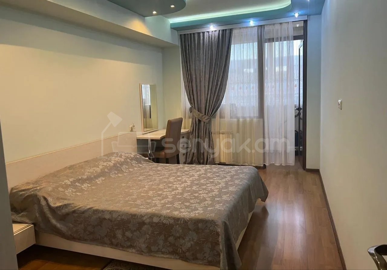 2 Սենյականոց Բնակարան Քարե Շենքում, 70քմ, 7/9 հարկ, Կապիտալ Վերանորոգված, Կահավորված