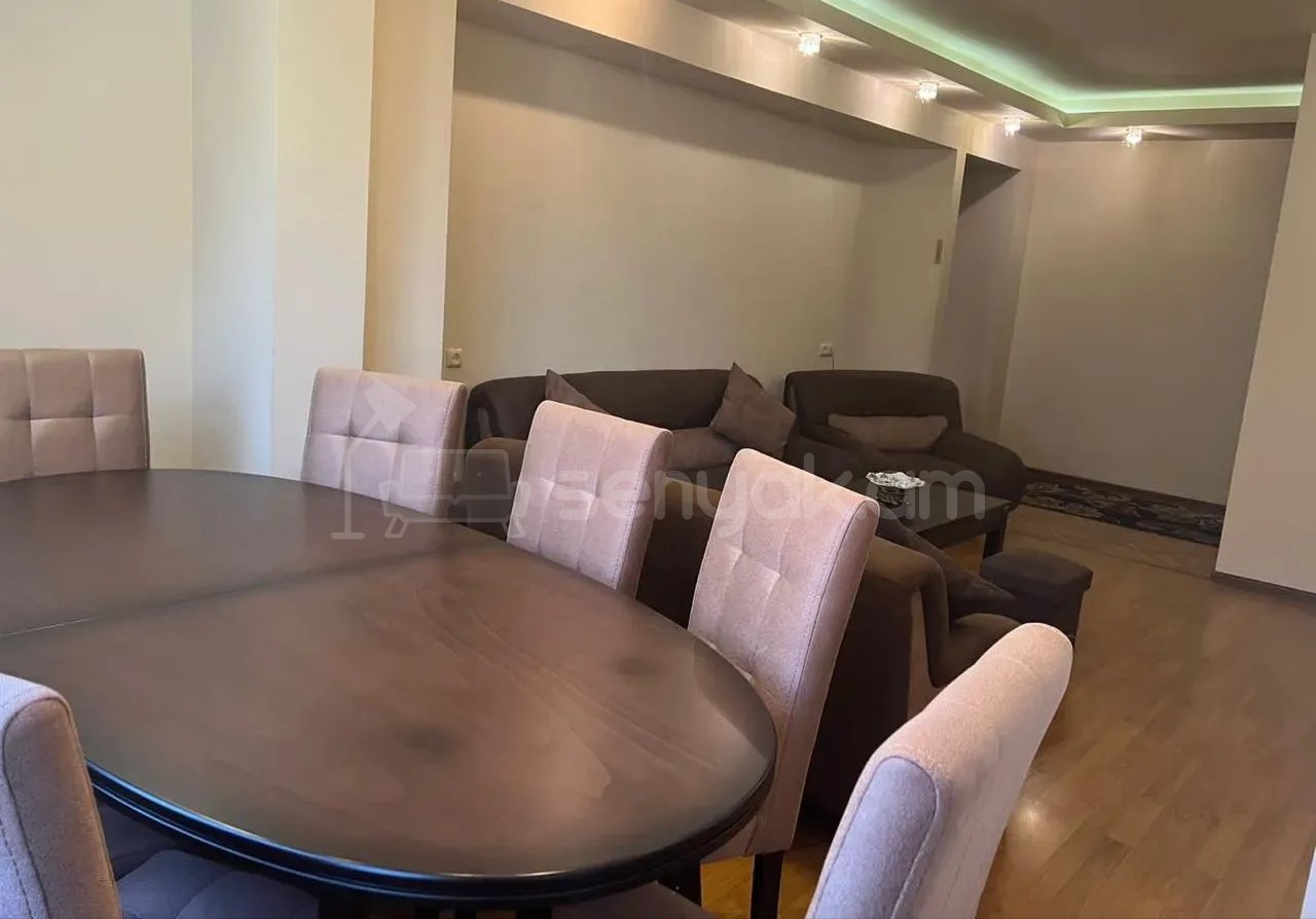 2 Սենյականոց Բնակարան Քարե Շենքում, 70քմ, 7/9 հարկ, Կապիտալ Վերանորոգված, Կահավորված