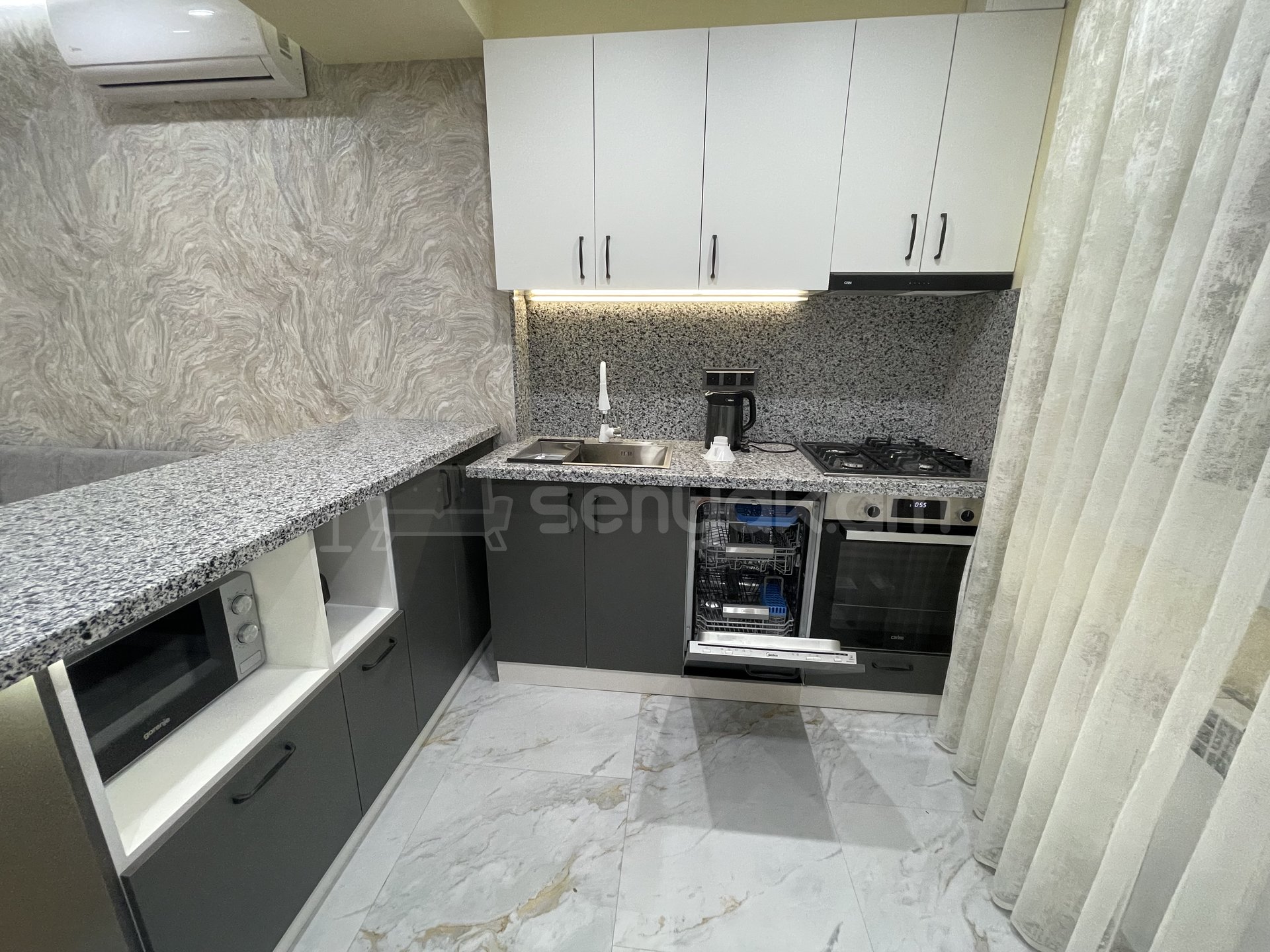 3 Սենյականոց Բնակարան, 67քմ, 2/10 հարկ, Դիզայներական Վերանորոգված, Կահավորված, Արևկող