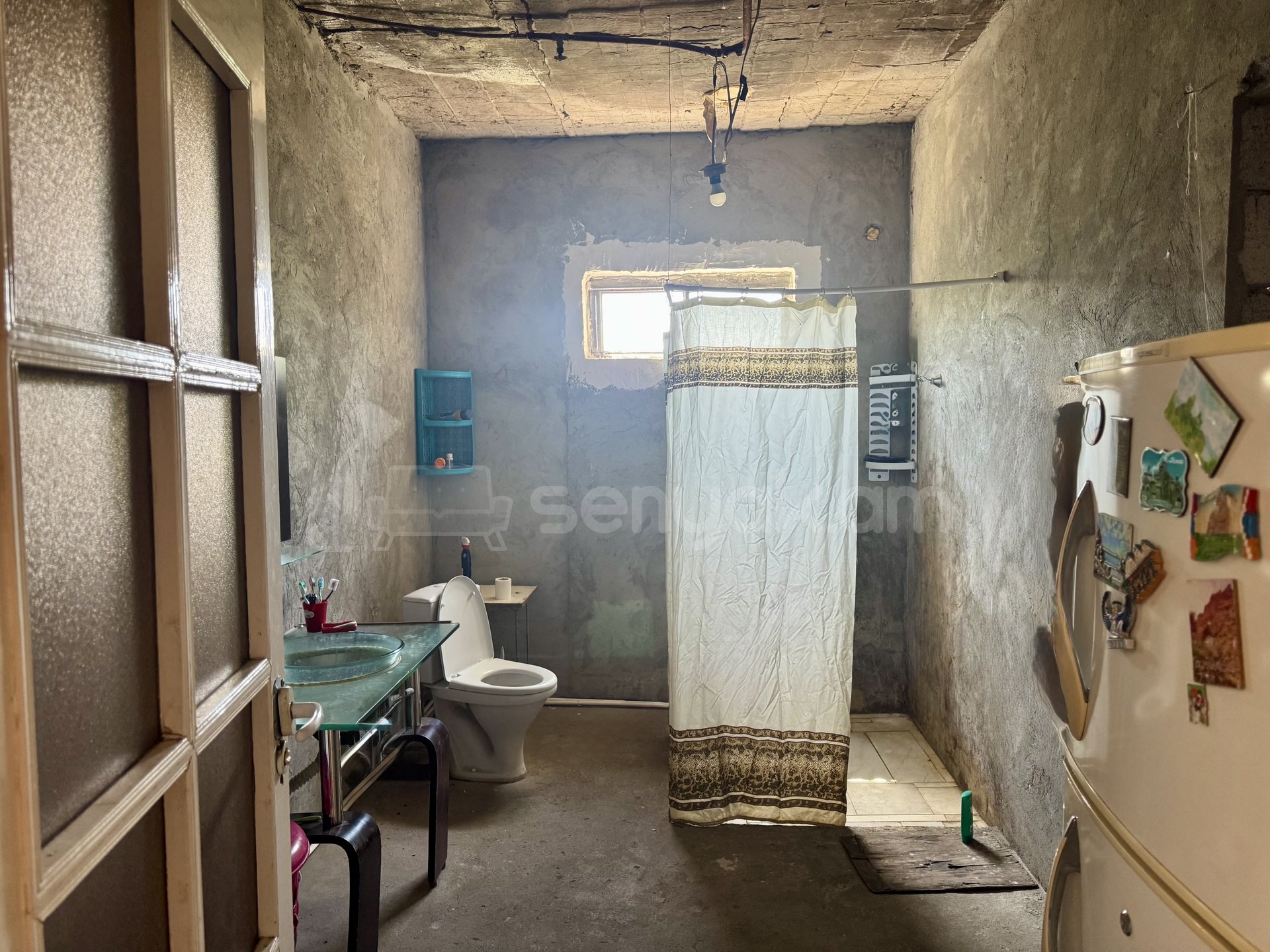 4 Սենյականոց Բնակարան Քարե Շենքում, 242քմ, 1/1 հարկ, Նորմալ Վիճակում