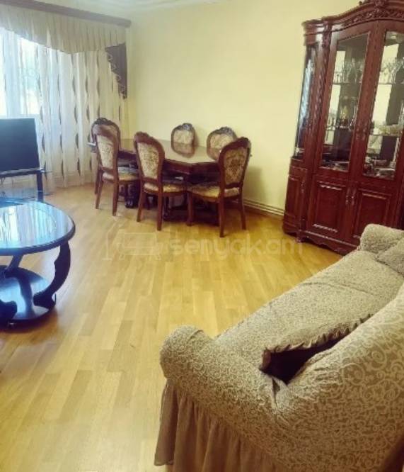 3 Սենյականոց Բնակարան, 80քմ, 2/9 հարկ, Նորմալ Վիճակում, Կահավորված, Արևկող