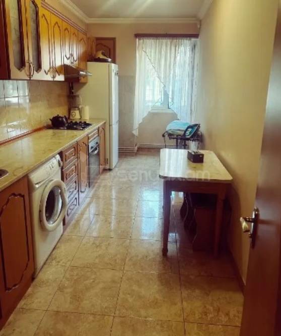 3 Սենյականոց Բնակարան, 80քմ, 2/9 հարկ, Նորմալ Վիճակում, Կահավորված, Արևկող