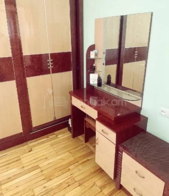 3 Սենյականոց Բնակարան, 80քմ, 2/9 հարկ, Նորմալ Վիճակում, Կահավորված, Արևկող