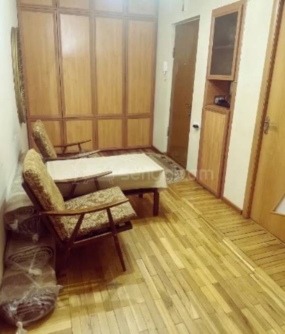 3 Սենյականոց Բնակարան, 80քմ, 2/9 հարկ, Նորմալ Վիճակում, Կահավորված, Արևկող