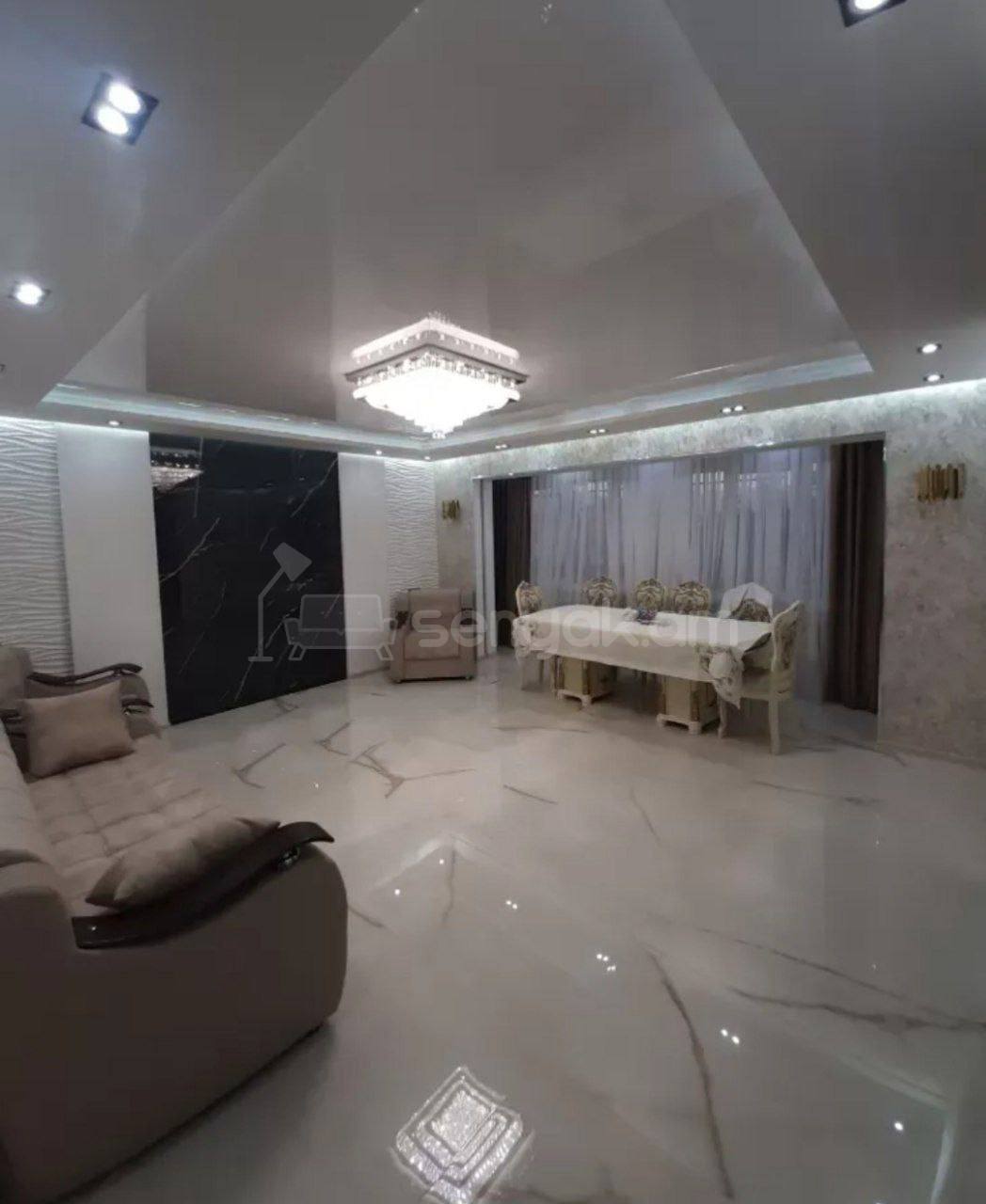 3 Սենյականոց Բնակարան, 83քմ, 1/9 հարկ, Դիզայներական Վերանորոգված, Կահավորված, Արևկող