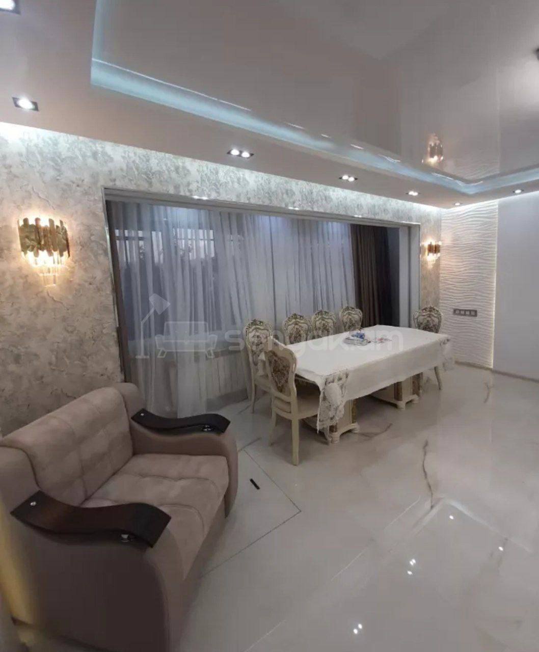 3 Սենյականոց Բնակարան, 83քմ, 1/9 հարկ, Դիզայներական Վերանորոգված, Կահավորված, Արևկող