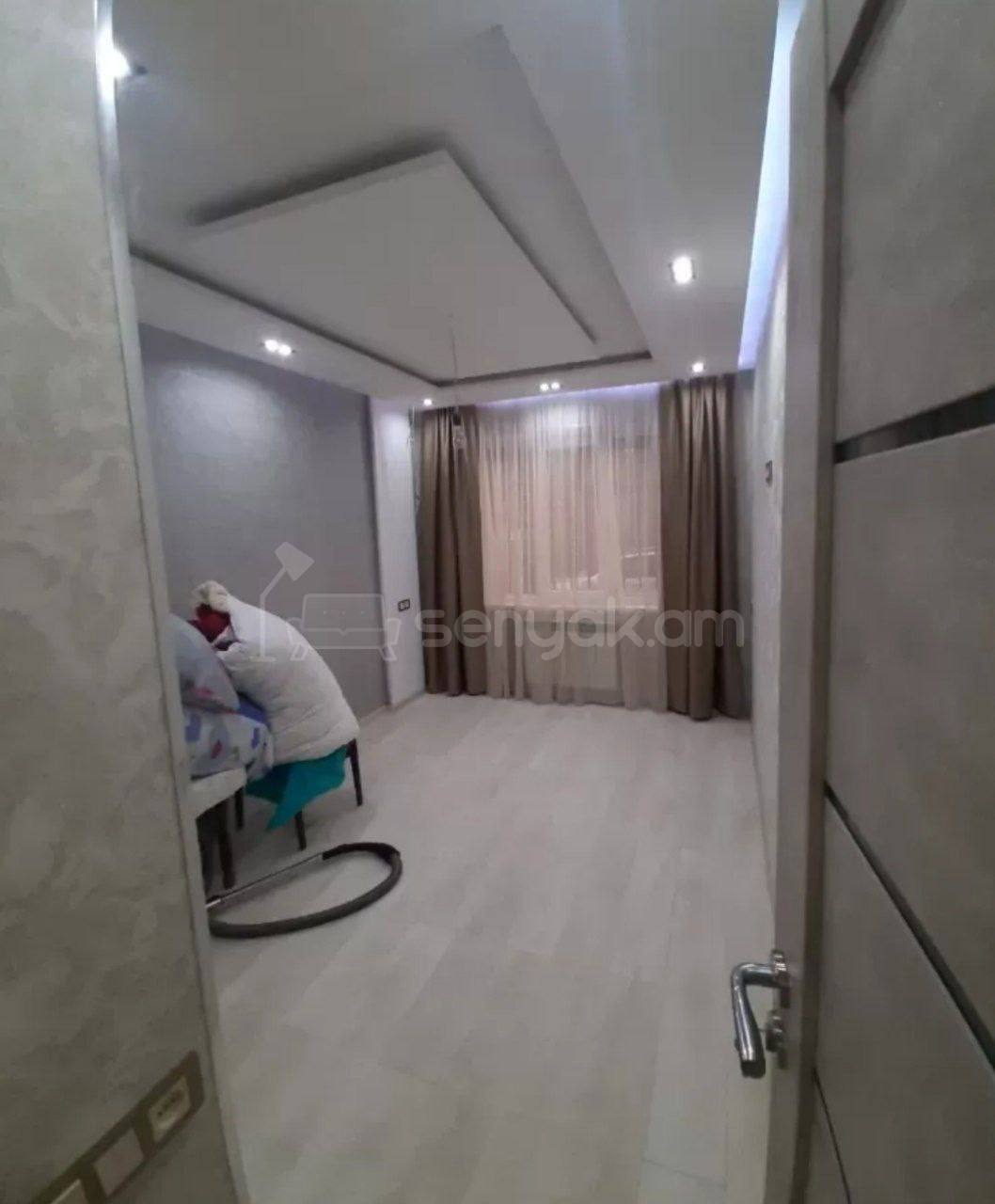 3 Սենյականոց Բնակարան, 83քմ, 1/9 հարկ, Դիզայներական Վերանորոգված, Կահավորված, Արևկող