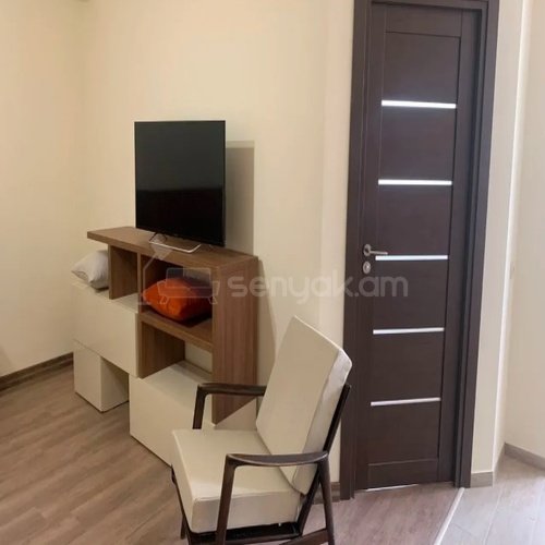 2 Սենյականոց Բնակարան, 43քմ, 7/9 հարկ, Կապիտալ Վերանորոգված, Կահավորված, Արևկող