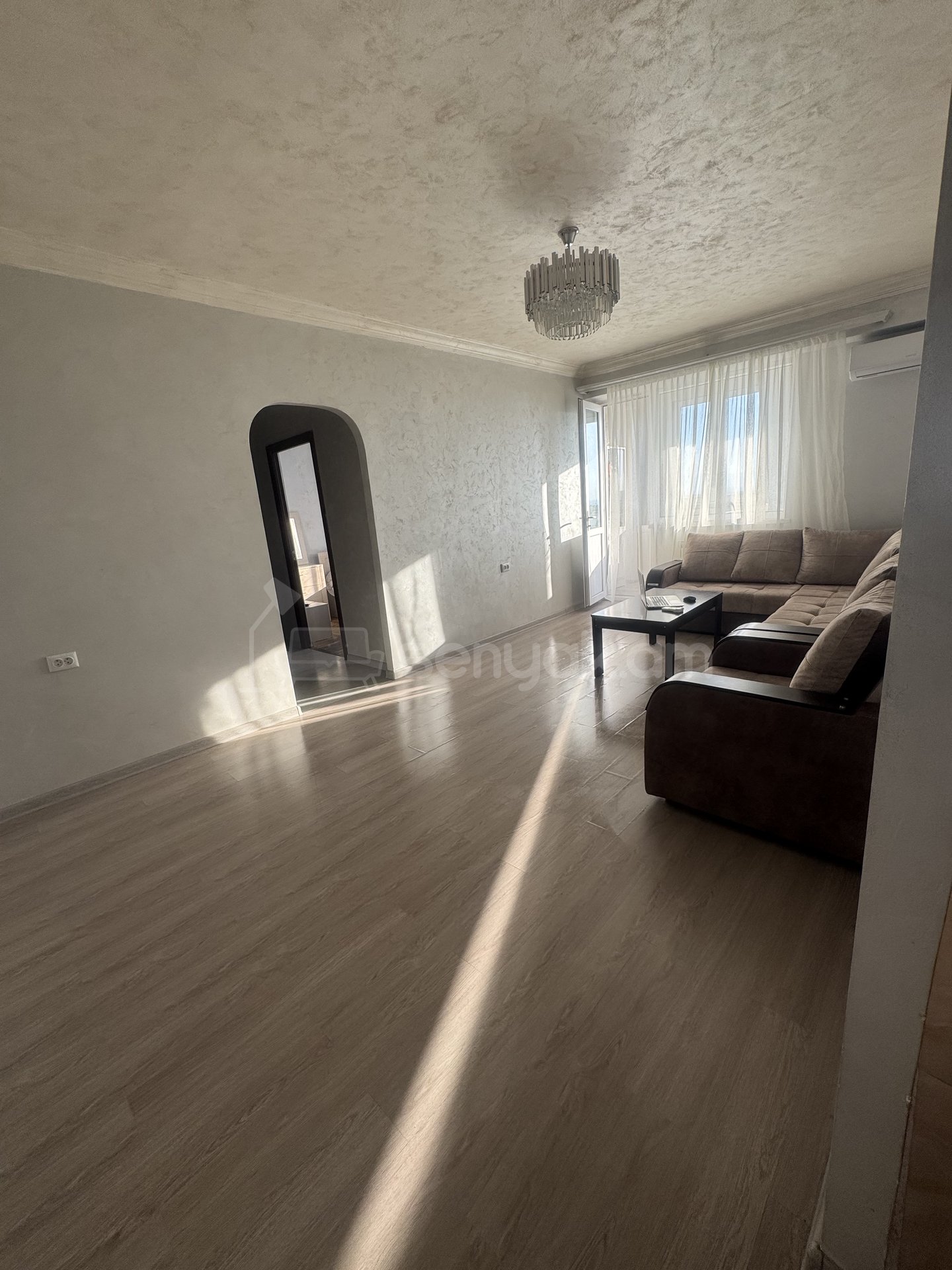 3 Սենյականոց Բնակարան, 85քմ, 10/12 հարկ, Կոսմետիկ Վերանորոգված