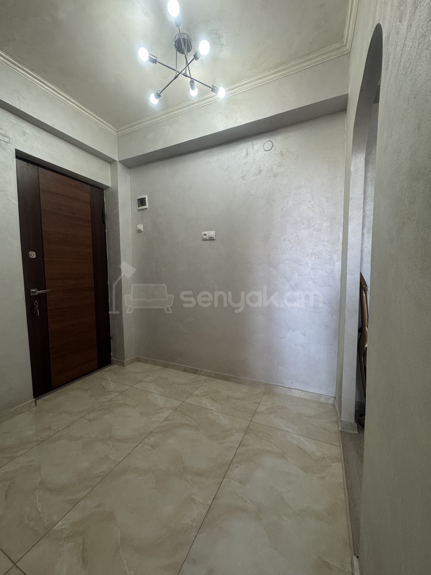 3 Սենյականոց Բնակարան, 85քմ, 10/12 հարկ, Կոսմետիկ Վերանորոգված