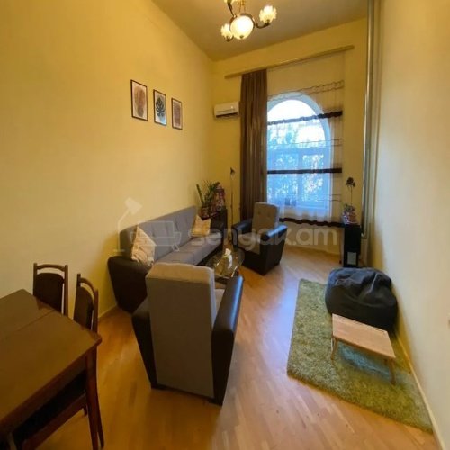 2 Սենյականոց Բնակարան Քարե Շենքում, 44քմ, 4/4 հարկ, Կապիտալ Վերանորոգված, Կահավորված, Արևկող