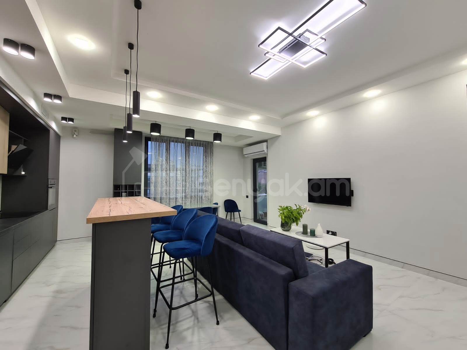 4 Սենյականոց Բնակարան Նորակառույց Քարե Շենքում, 98քմ, 8/8 հարկ, Կապիտալ Վերանորոգված