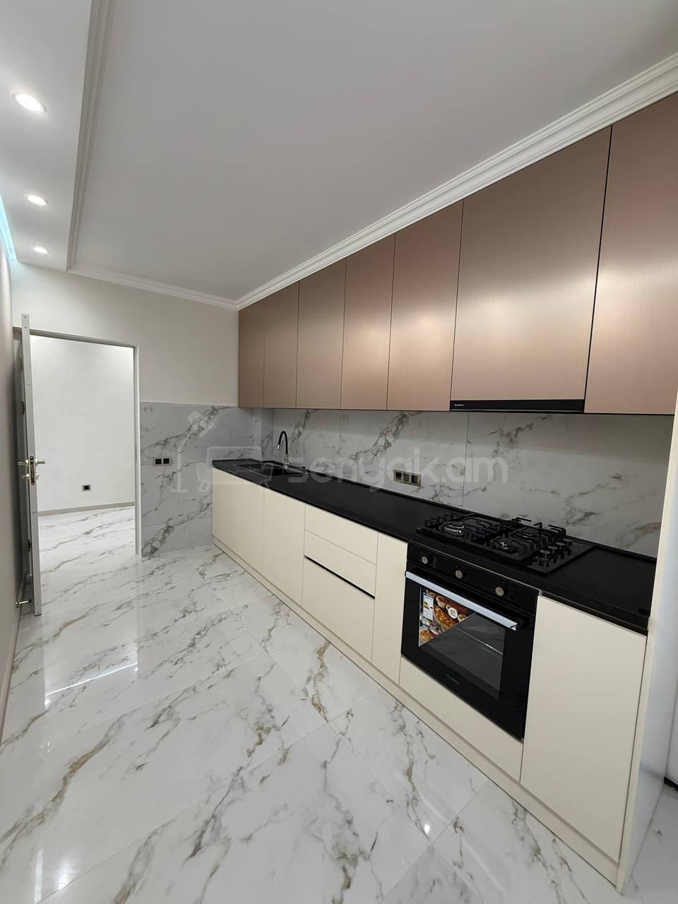 4 Սենյականոց Բնակարան, 88քմ, 2/14 հարկ, Դիզայներական Վերանորոգված