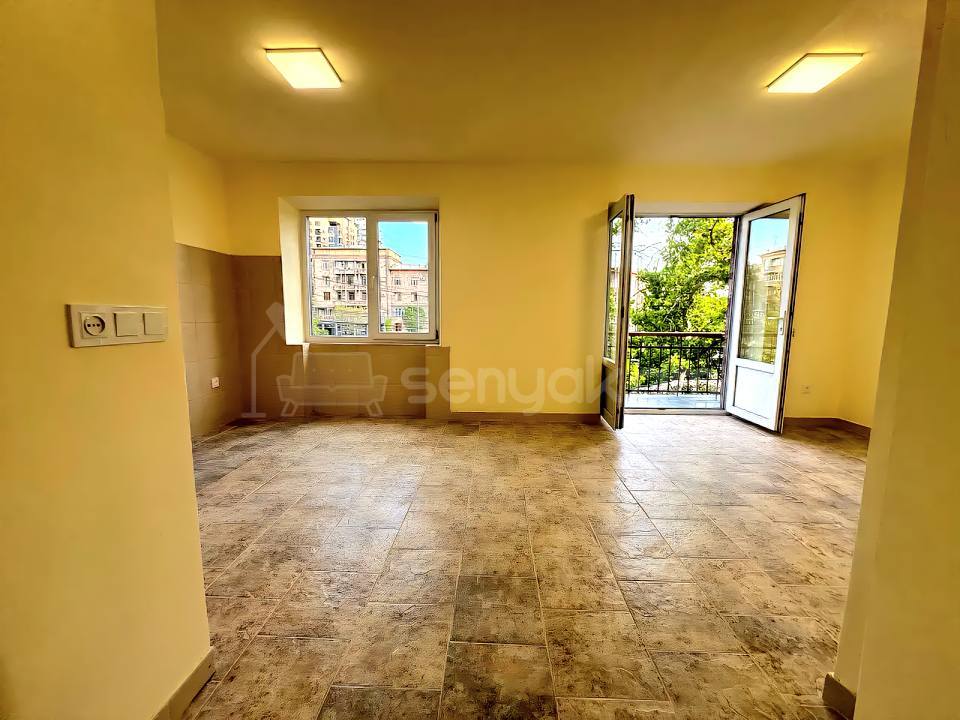 2 Սենյականոց Բնակարան Քարե Շենքում, 31քմ, 3/5 հարկ, Կապիտալ Վերանորոգված