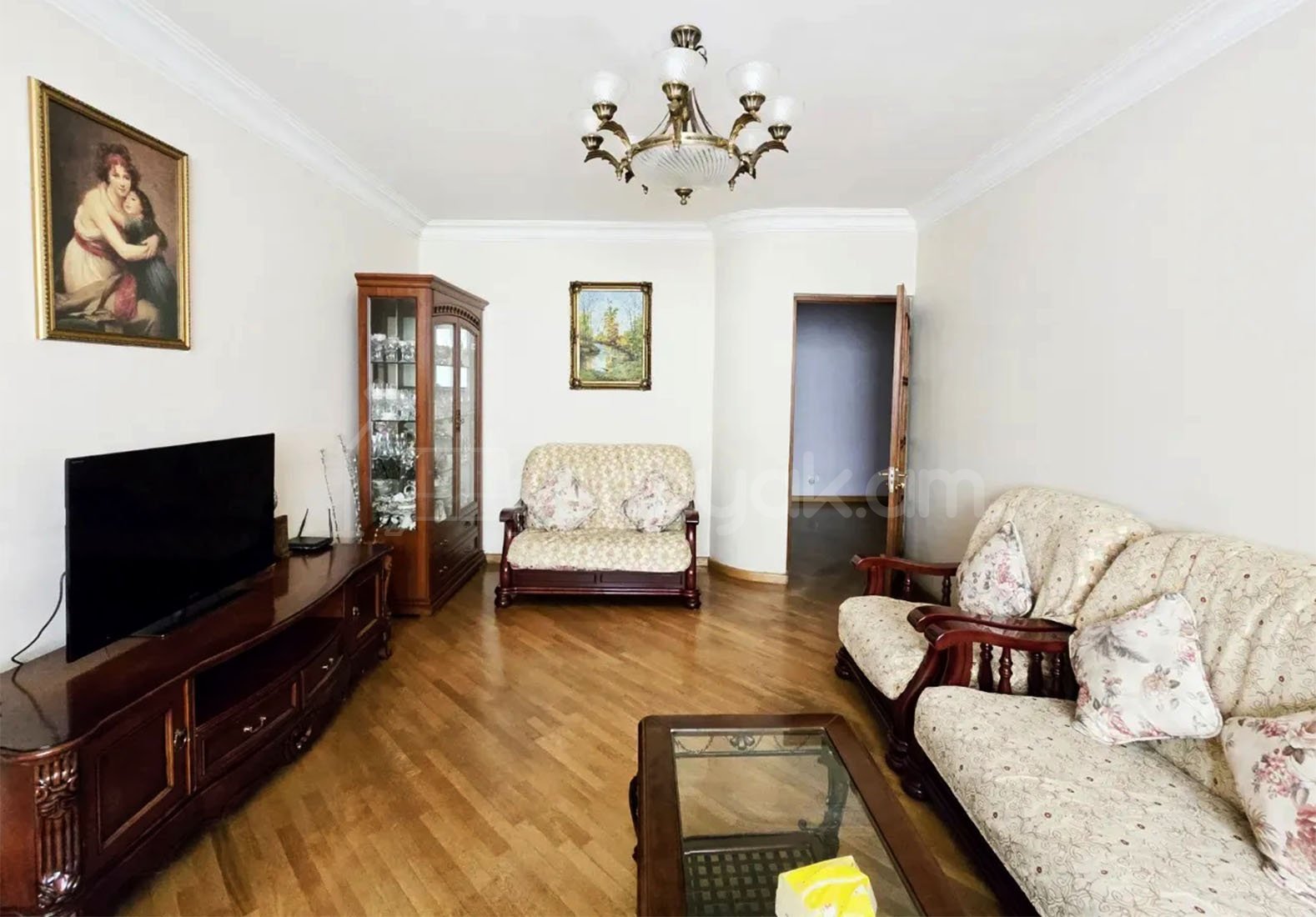 4 Սենյականոց Բնակարան Քարե Շենքում, 96քմ, 2/5 հարկ, Կապիտալ Վերանորոգված