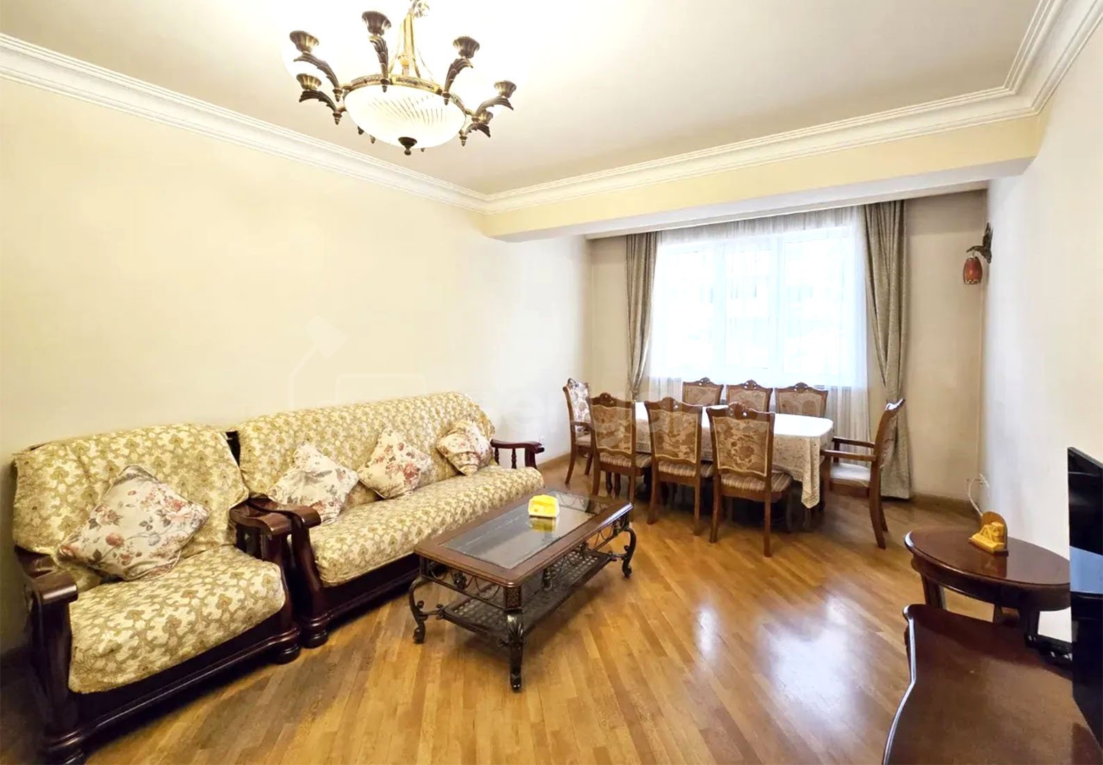 4 Սենյականոց Բնակարան Քարե Շենքում, 96քմ, 2/5 հարկ, Կապիտալ Վերանորոգված