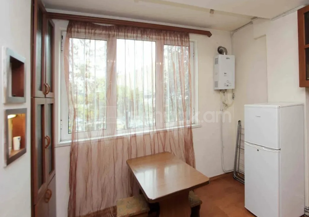 2 Սենյականոց Բնակարան, 40քմ, 2/12 հարկ, Կապիտալ Վերանորոգված