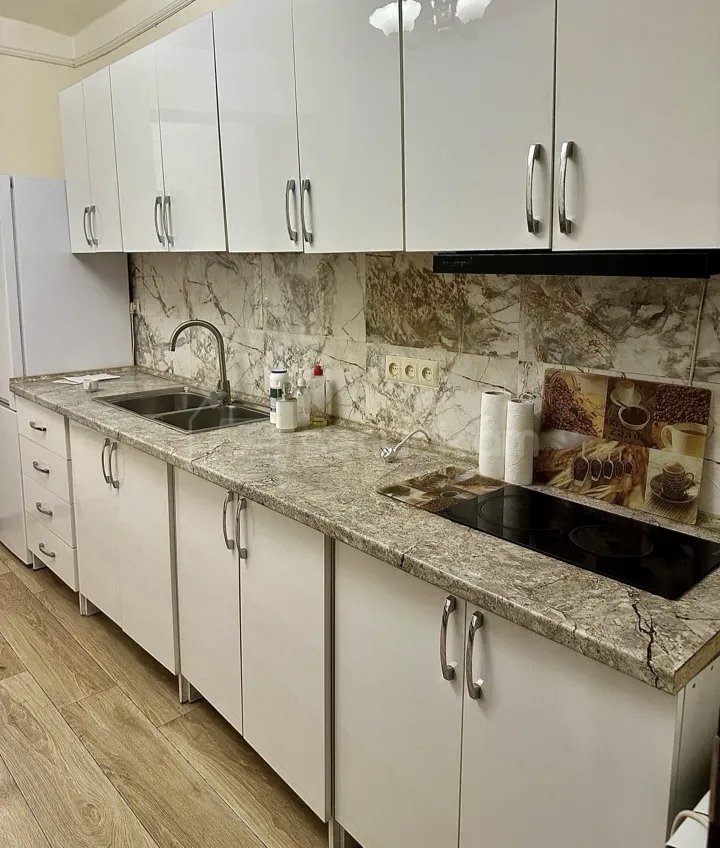 2 Սենյականոց Բնակարան Քարե Շենքում, 58քմ, 1/5 հարկ, Նորմալ Վիճակում, Կահավորված