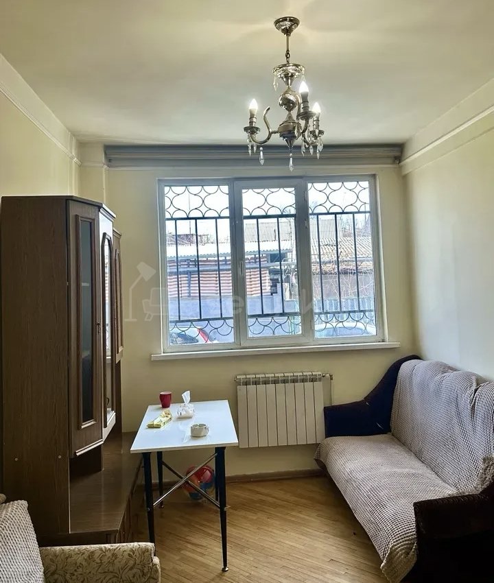 2 Սենյականոց Բնակարան Քարե Շենքում, 58քմ, 1/5 հարկ, Նորմալ Վիճակում, Կահավորված