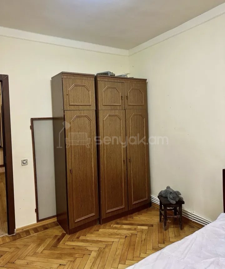 2 Սենյականոց Բնակարան Քարե Շենքում, 58քմ, 1/5 հարկ, Նորմալ Վիճակում, Կահավորված
