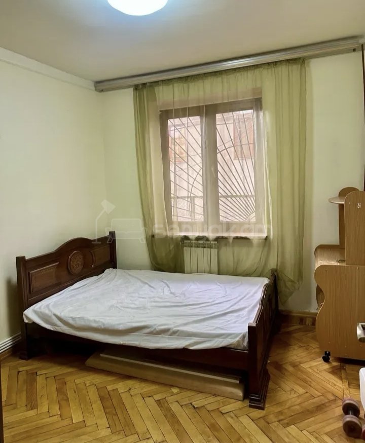 2 Սենյականոց Բնակարան Քարե Շենքում, 58քմ, 1/5 հարկ, Նորմալ Վիճակում, Կահավորված