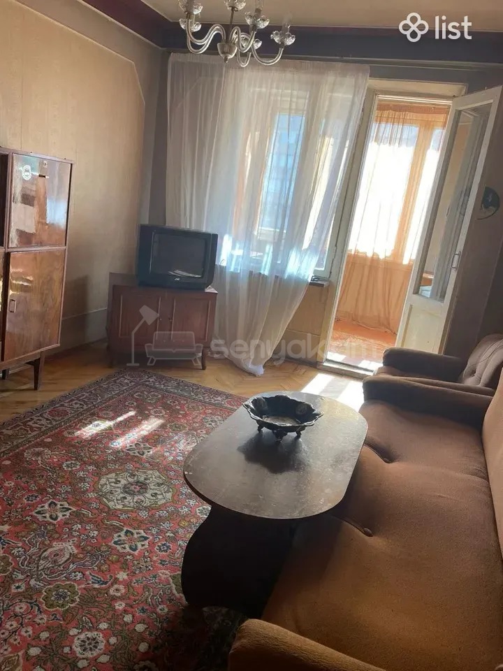 3 Սենյականոց Բնակարան Քարե Շենքում, 58քմ, 3/5 հարկ, Նորմալ Վիճակում, Կահավորված, Արևկող